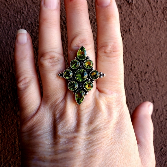 New Unique Peridot 925 Silver Statement Ring. - Picture 10 of 10